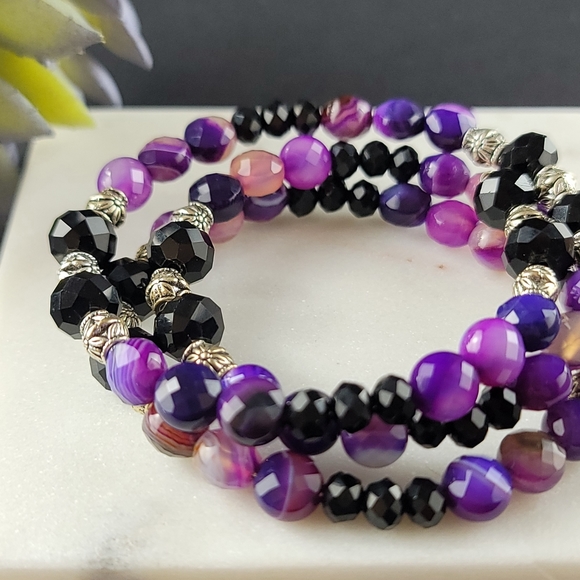 Handmade memory wire bracelet with ametyst - Picture 2 of 3